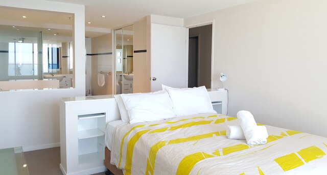 ザ ペントハウスィズ アパートメンツ