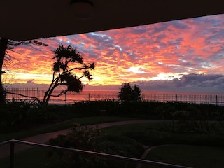 ザ ペントハウスィズ アパートメンツ