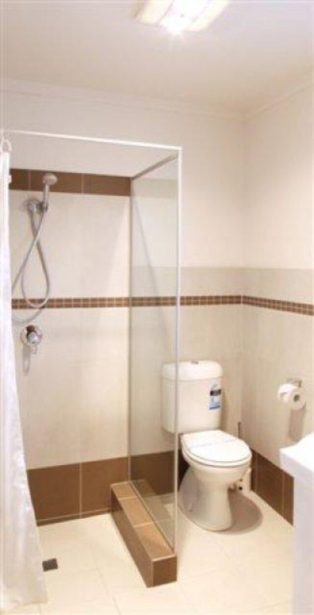 ローズ & クラウン ホテル