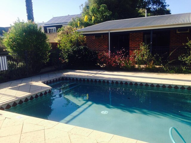 ローズ & クラウン ホテル