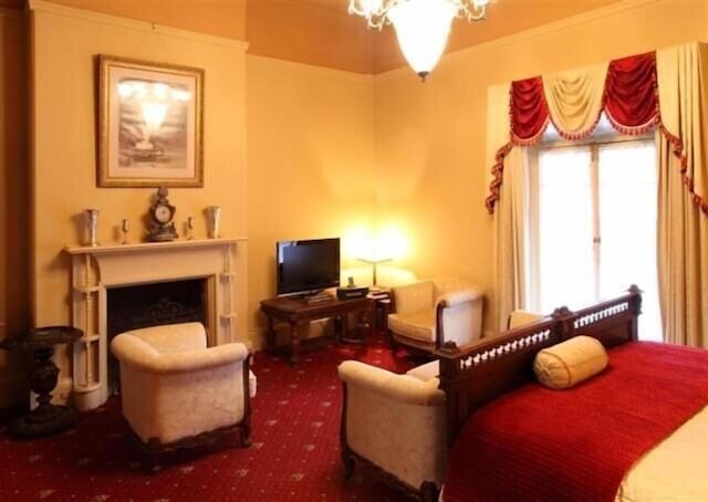 ローズ & クラウン ホテル