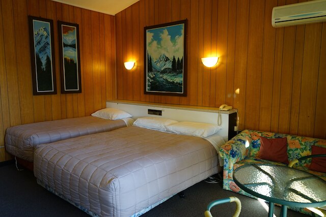 トゥーイ ロッジ モーテル