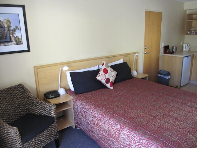 アルハンブラ オークス モーター ロッジ