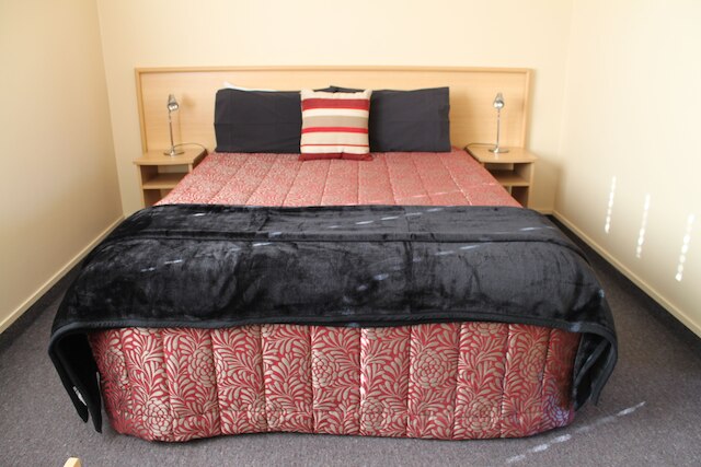 アルハンブラ オークス モーター ロッジ