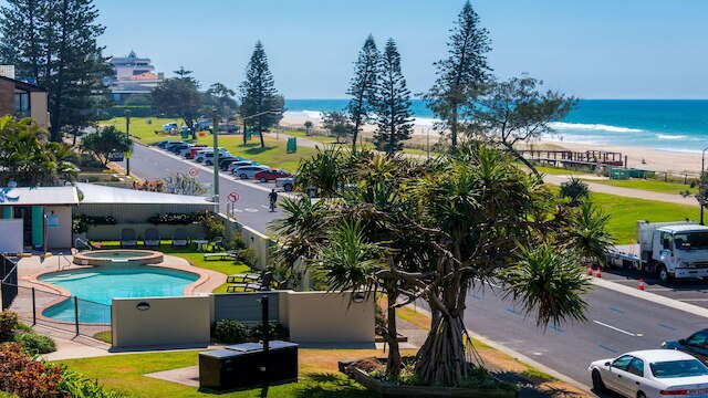 サンドリフト ビーチフロント アパートメンツ