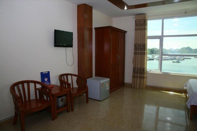 マイ ンゴク ホテル キャットバ