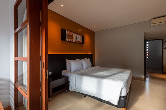 フォーティーン ローゼズ ビーチ ホテル