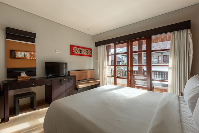 フォーティーン ローゼズ ビーチ ホテル