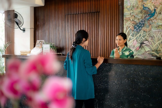 フォーティーン ローゼズ ビーチ ホテル