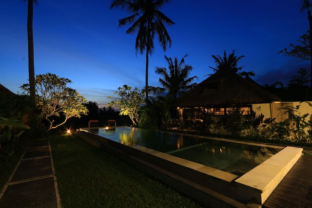 ロッドトゥンドゥ サリ