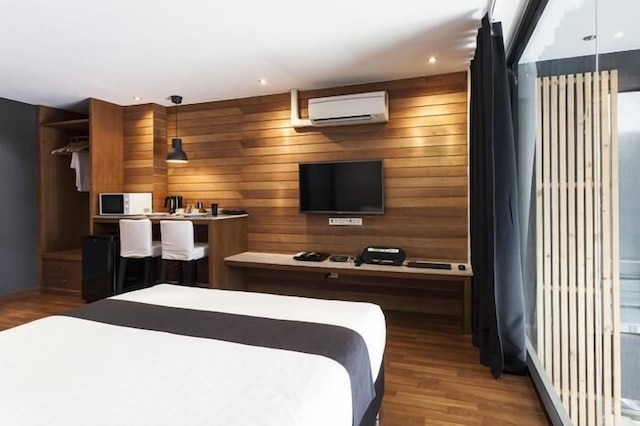 ファイブ ビーチ ハウス ホテル