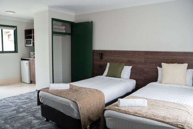 ワラビー ホテル