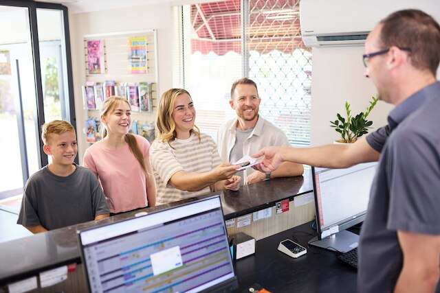 サウスポート モーテル & アパートメンツ