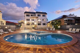 サウスポート モーテル & アパートメンツ