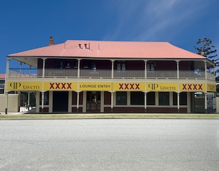 ザ クイーンスポート モーテル & ターバン