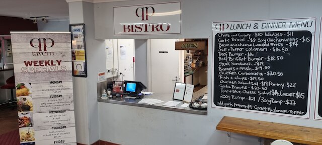 ザ クイーンスポート モーテル & ターバン