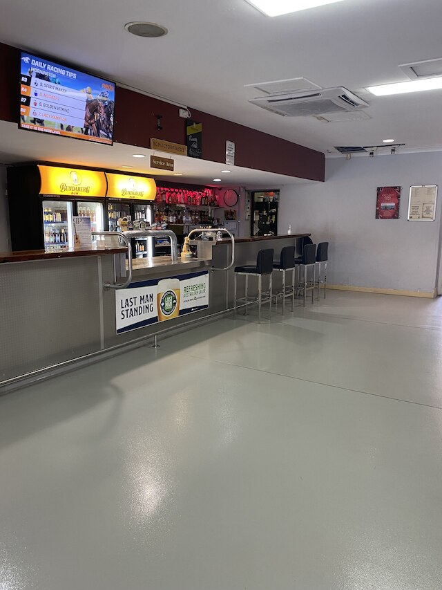 ザ クイーンスポート モーテル & ターバン