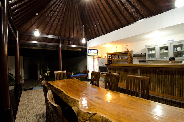 サヌール ゲスト ハウス