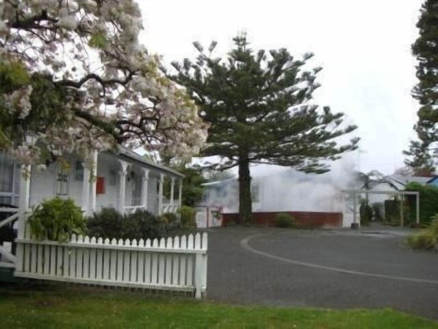 ユトゥヒナ ホット スプリングス ロッジ