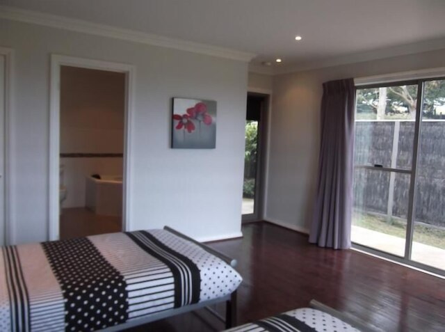 スワン レイク ゲスト ハウス