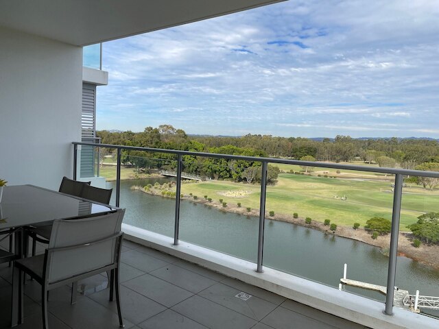 シグネチャー ウォーターフロント アパートメンツ