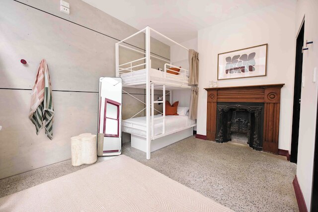 リトル ドリフター サリー ヒルズ