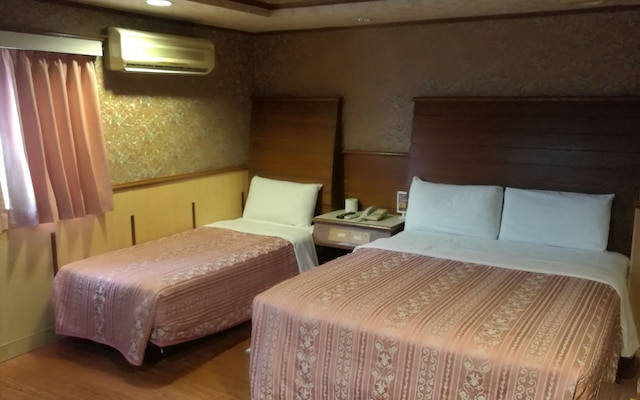 ティ ファ ホテル (帝華旅社)