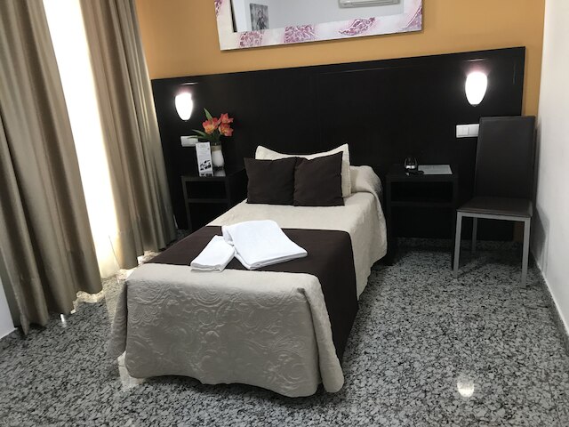 ホテル デ ロス ファロレス