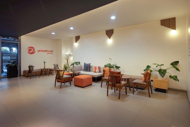 ゴーホテルズプラスマンダルヨン