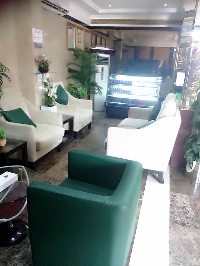 ウエスト ホテル (偉晴軒酒店)