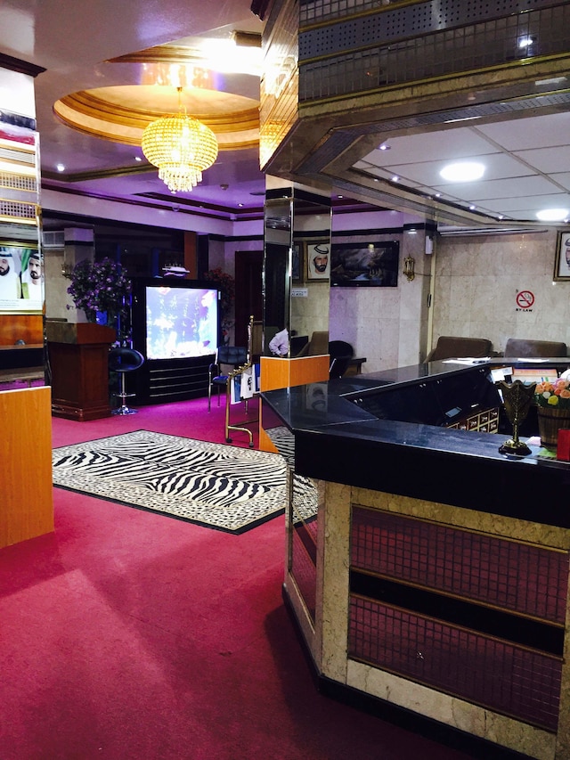 ウエスト ホテル (偉晴軒酒店)