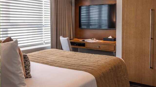 アルガ アパートメンツ、ロックウェル マカティ