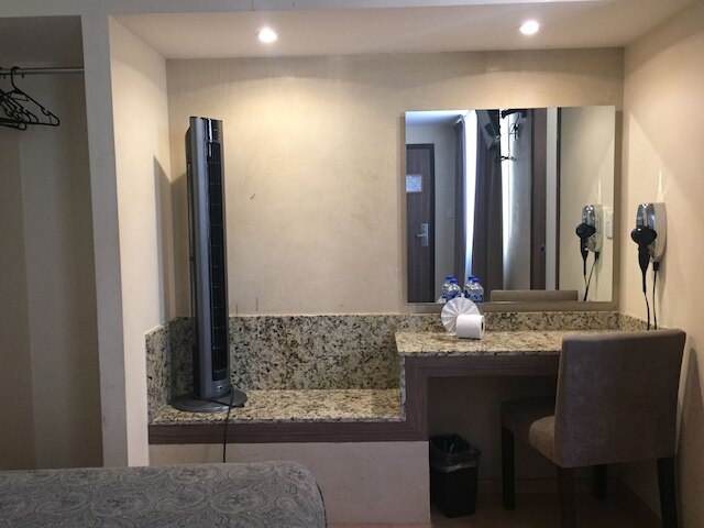 ホテル カストロポル