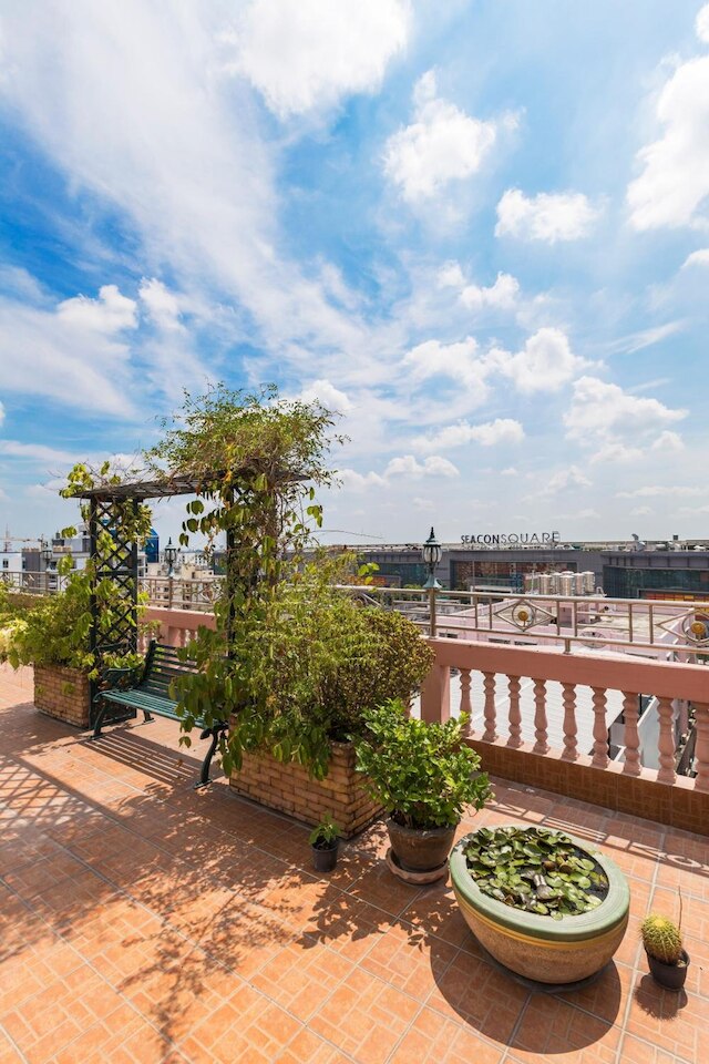 KC プレイス スリナカリン