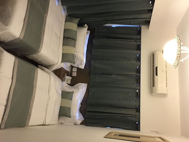 シーズンズ ホテル - コーズウェイ ベイ (季節酒店 - 銅鑼灣)