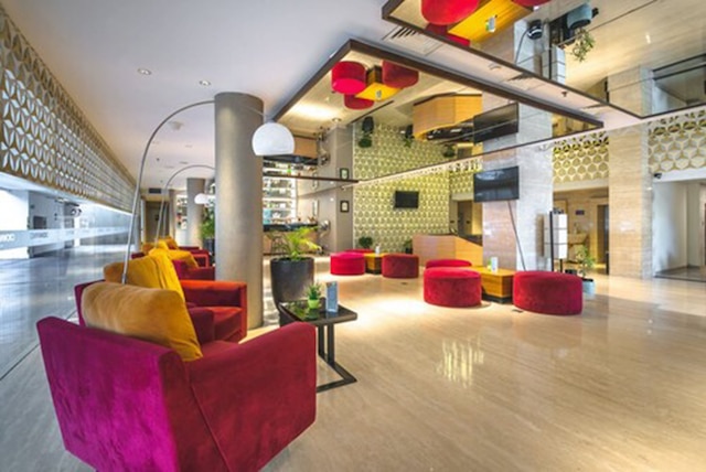 クラウン プリンス ホテル スラバヤ