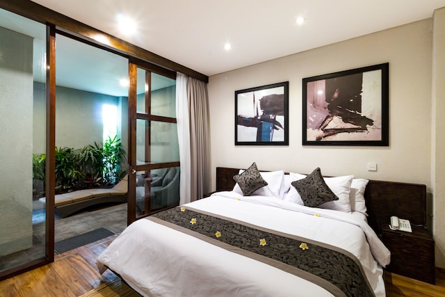 アリーシャ・ヴィラズ