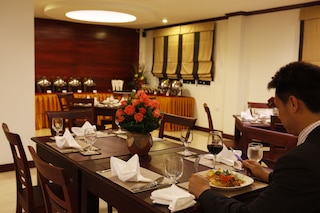 ラオ ゴールデン ホテル