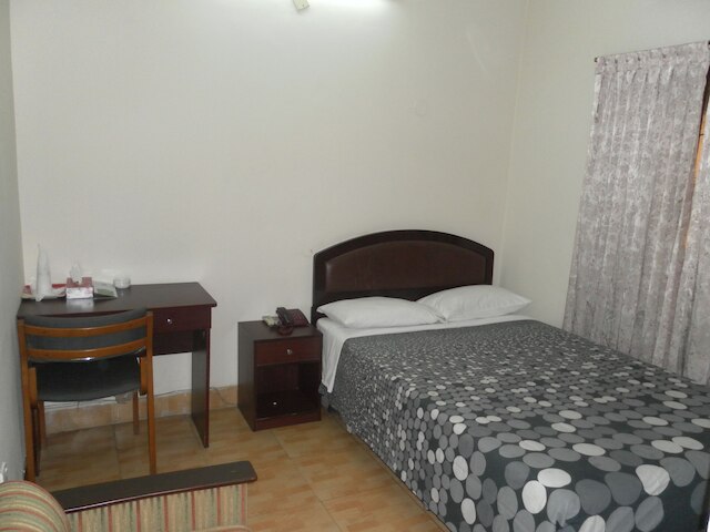 ガーデンレジデンツウッタラ - レイクビュー