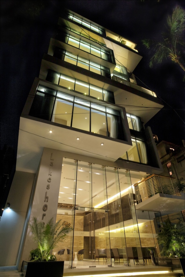 レイクショア バナーニ