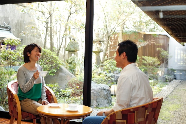 さるさわ池 よしだや