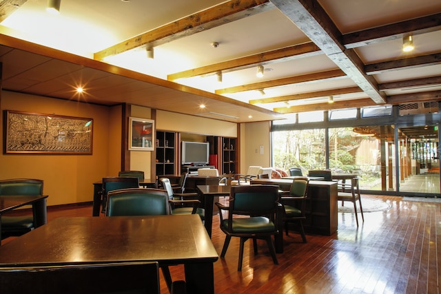 さるさわ池 よしだや