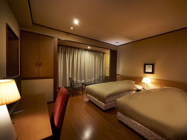 さるさわ池 よしだや