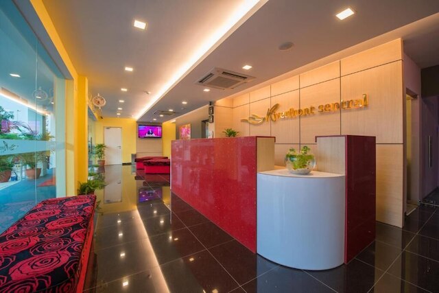 リバーフロント セントラル ブティック ホテル