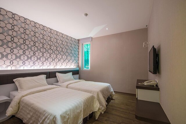 リバーフロント セントラル ブティック ホテル