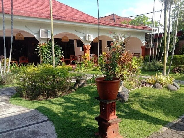 ラーマヤーナ ホテル サヌール