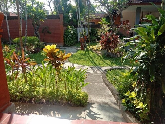 ラーマヤーナ ホテル サヌール