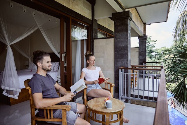 アウトポストウブド