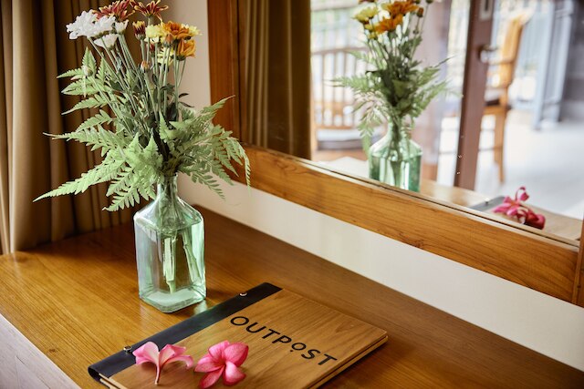 アウトポストウブド