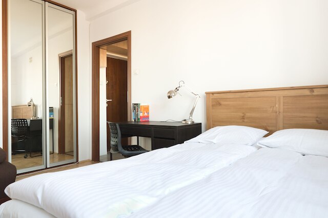 アパータメントリ ワン バイ ユア フリーダム